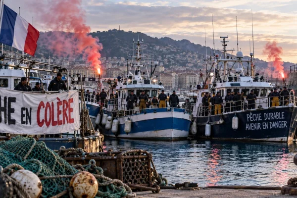 Illustration of French fishing boats blockading a Mediterranean port during protests over rising fuel costs.