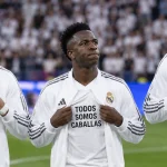 Illustration of three Real Madrid players displaying the Ceuta solidarity message before a match.